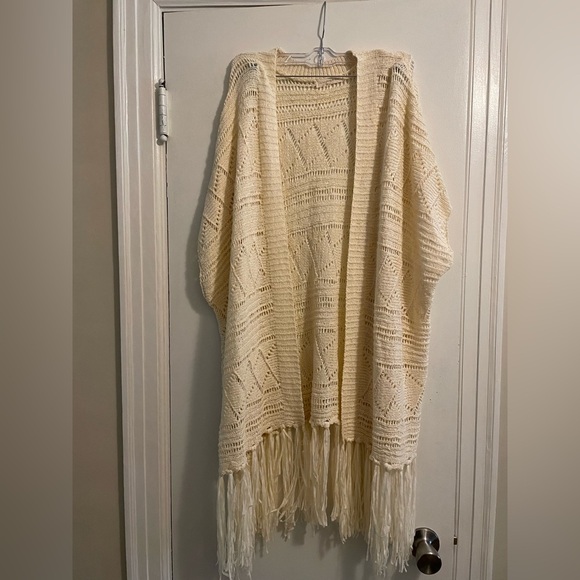 Anthropologie Do Everything in Love Cream Crochet Fringe Shawl Sweater One Size - Picture 1 of 11